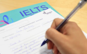 Tôi nên viết bao nhiêu từ trong kỳ thi IELTS?