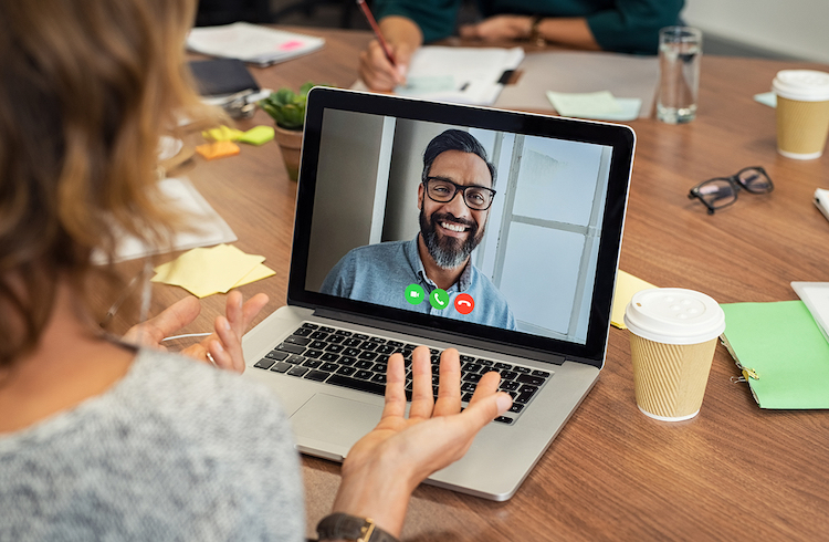web giao tiếp với người nước ngoài