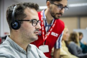 3 LỜI KHUYÊN HỮU ÍCH GIÚP BẠN LÀM IELTS LISTENING NHANH HƠN