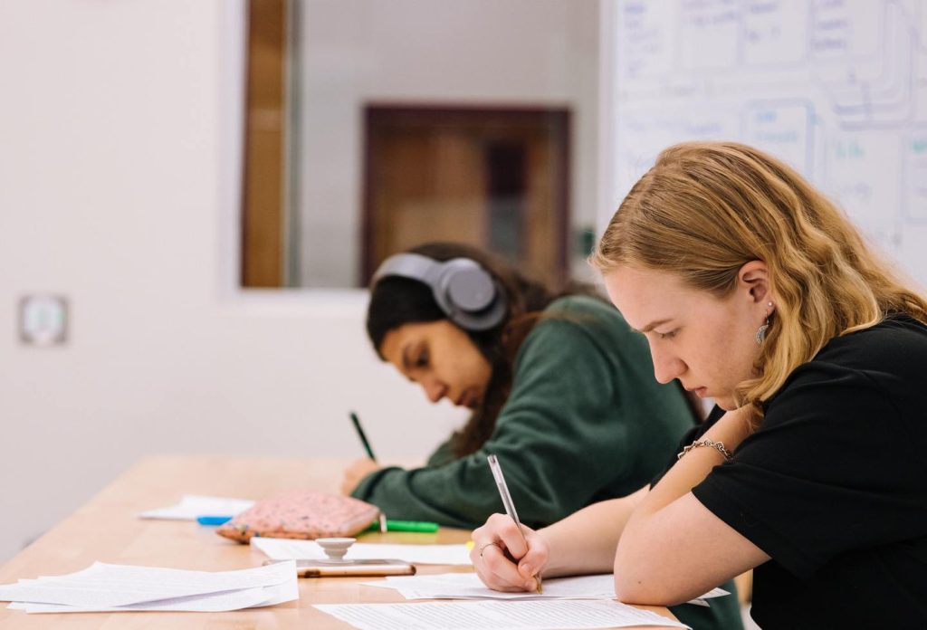 Vì sao nhiều học sinh chọn IELTS thay vì TOEFL?